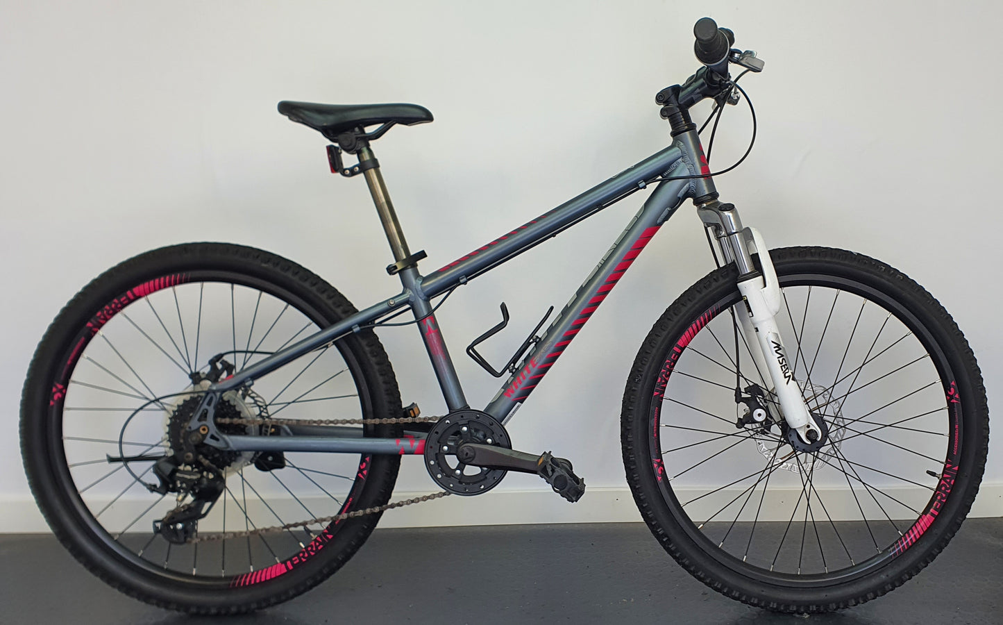 White Comp, 24", 8 växlar, så gott som ny