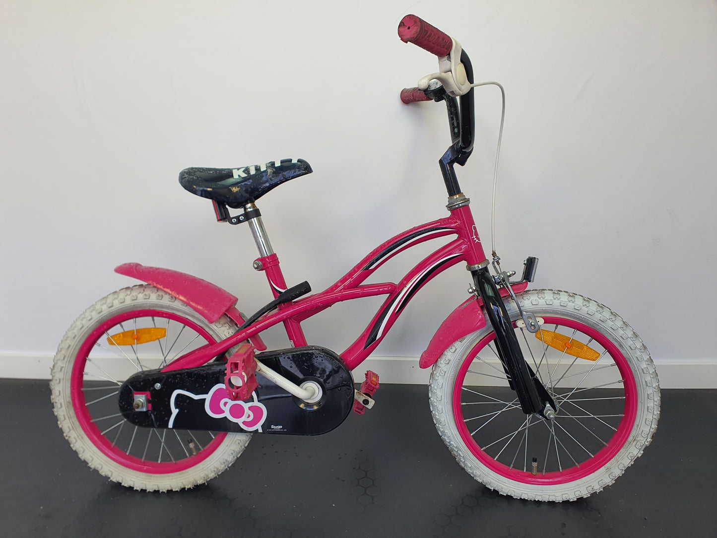 Hello Kitty, 16", bra begagnat skick