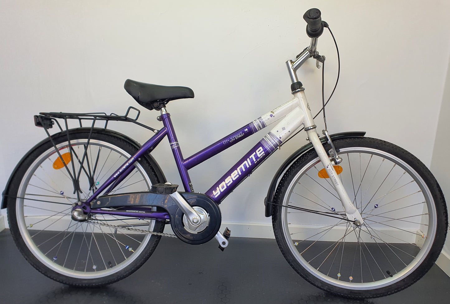Yosemite City Street, 24", 3 växlar, bra begagnat skick