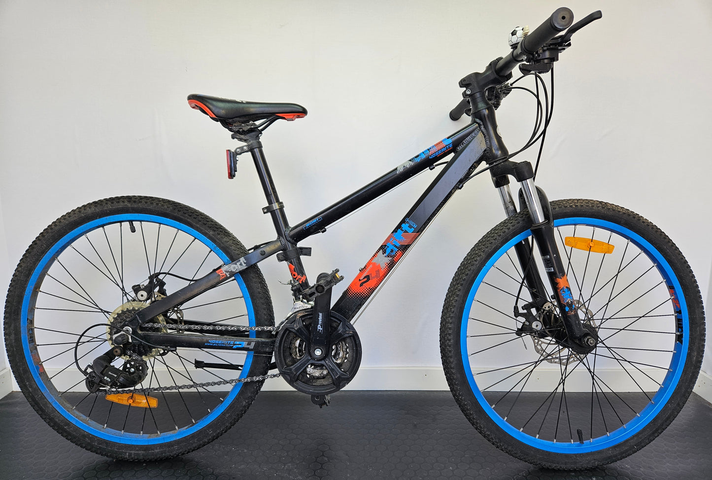 Yosemite X-Dirt, 24", 21 växlar, bättre begagnat skick