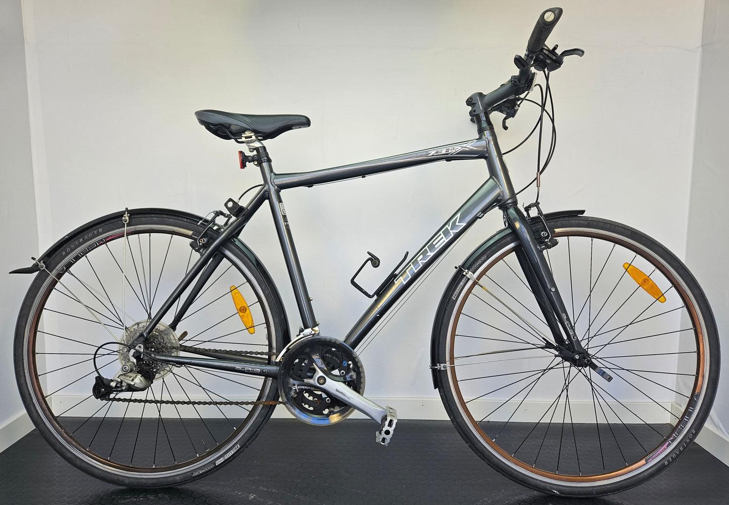 Trek 7.3FX, 28", 24 växlar, bra begagnat skick