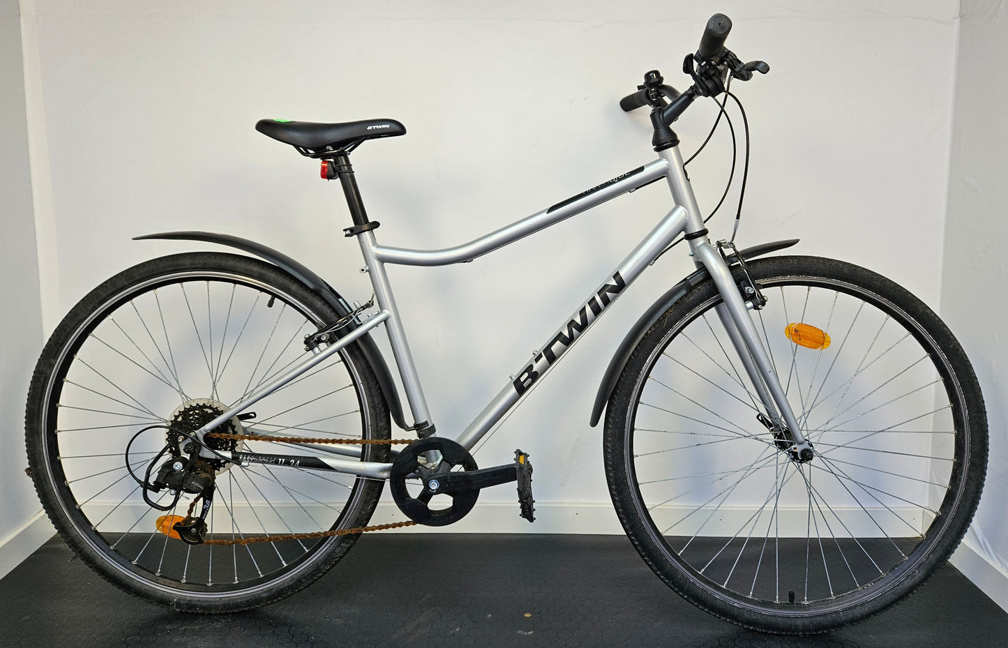 Btwin Riverside 120, 28", 8 växlar, bättre begagnat skick