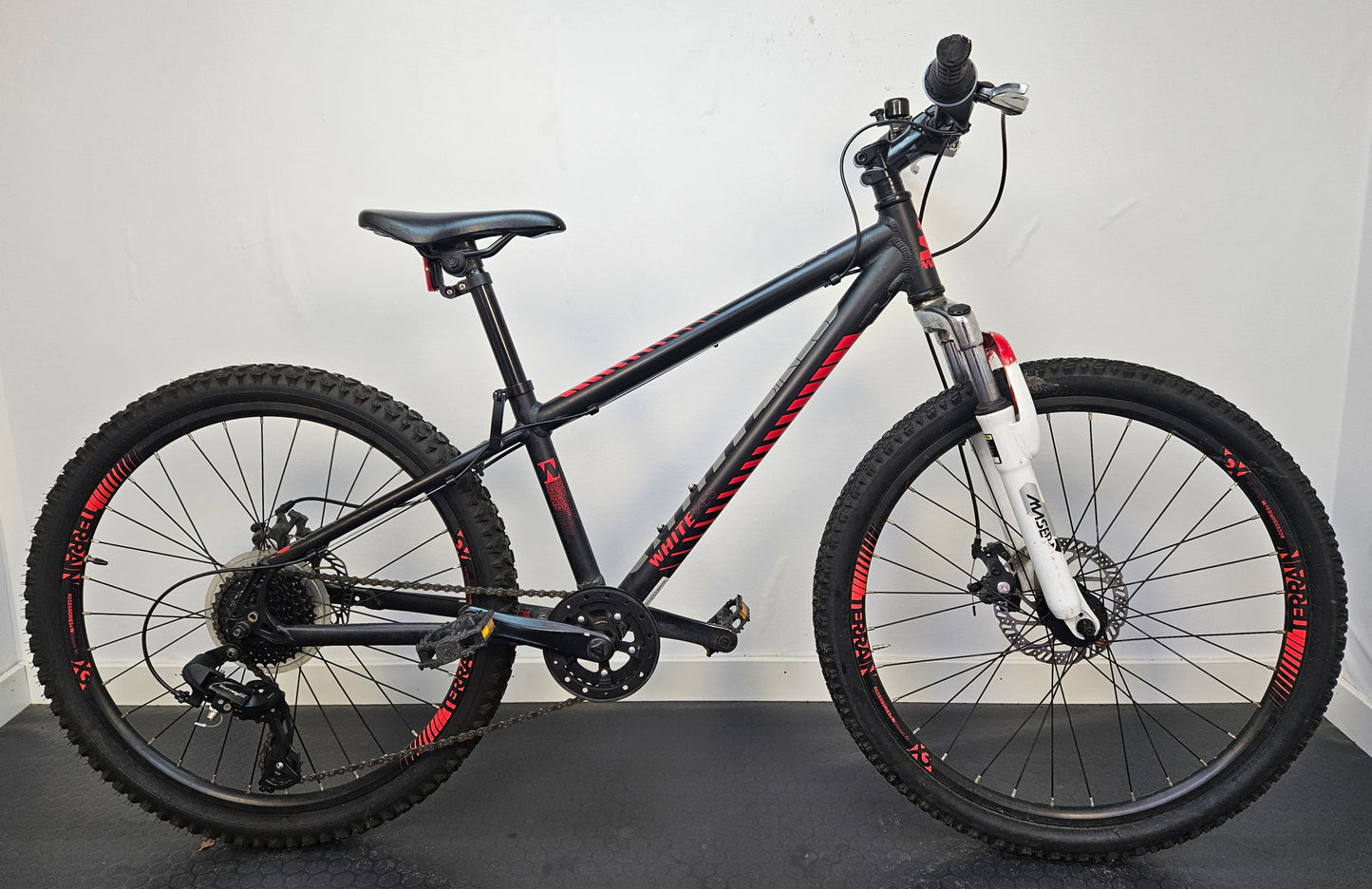 White Comp, 24", 8 växlar, bättre begagnat skick