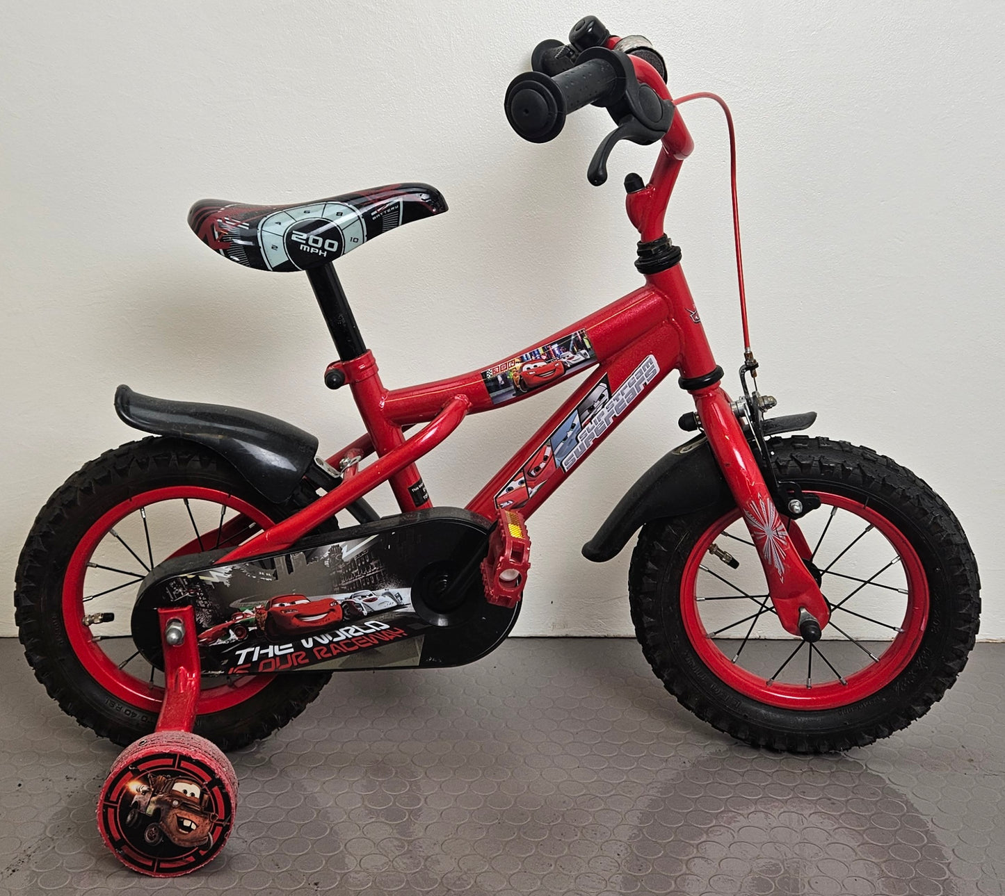 Disney Cars, 12", bättre begagnat skick