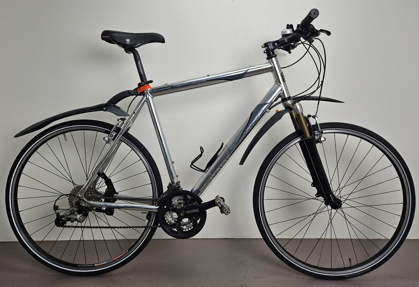 Mongoose Crossway 850, 28", 27 växlar, bättre begagnat skick