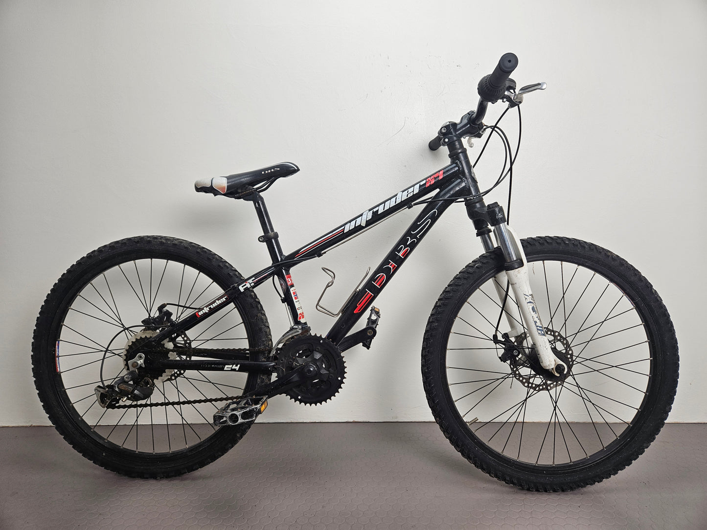 DBS Intruder X4, 24", 21 växlar, bra begagnat skick