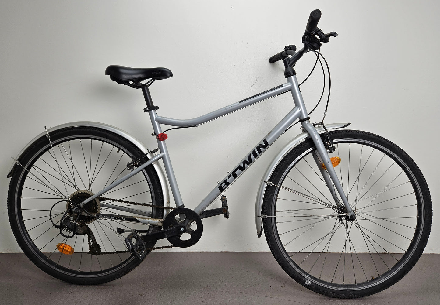 Btwin Riverside 120, 28", 8 växlar, bättre begagnat skick