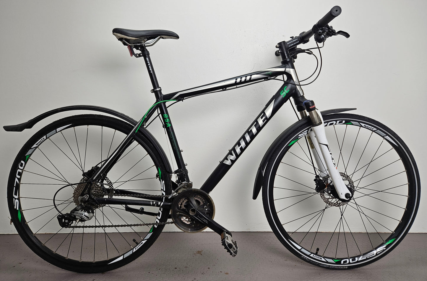 White SC Lite, 28", 27 växlar, bättre begagnat skick