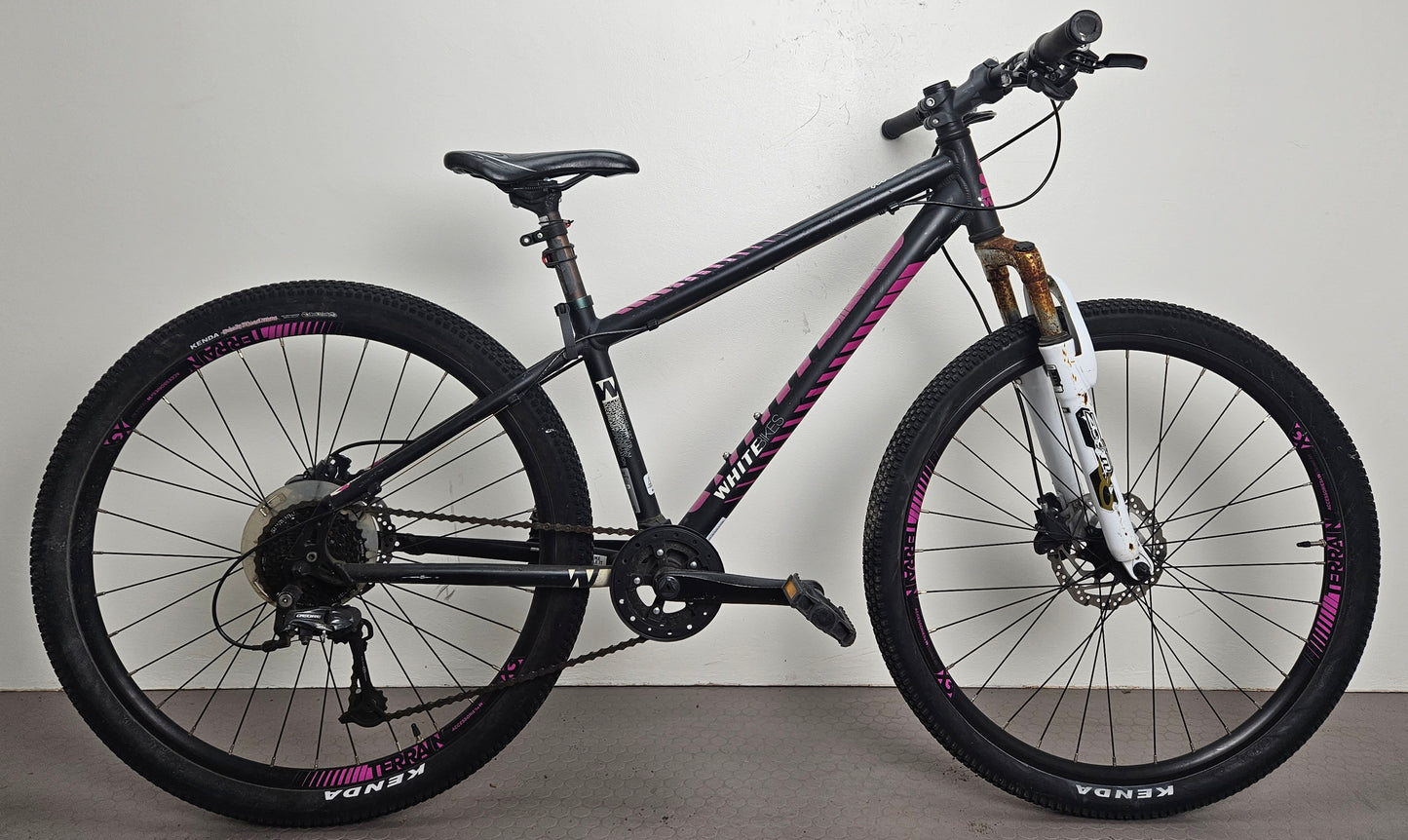 White XC 260 Pro Ane, 26", 8 växlar, bra begagnat skick