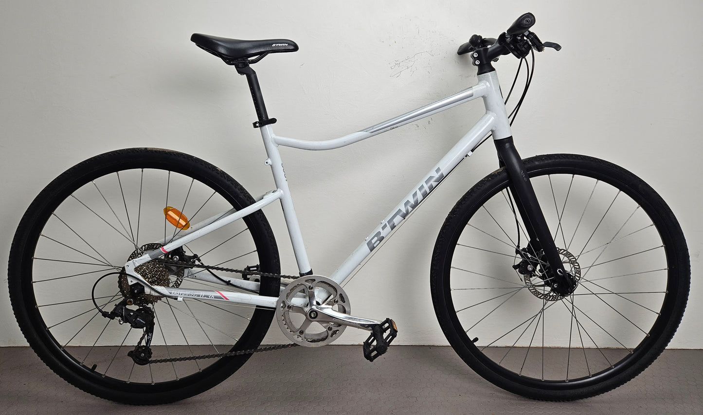Btwin Riverside 500, 28", 9 växlar, bättre begagnat skick