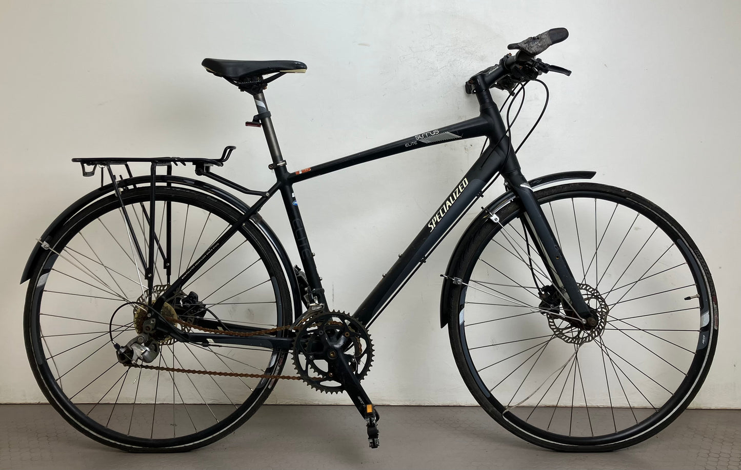 Specialized Sirrus Elite, 28”, 18 växlar, bättre begagnat skick