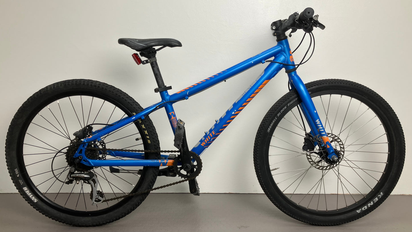 White XC240 Lite, 24”, 8 växlar, bra begagnat skick