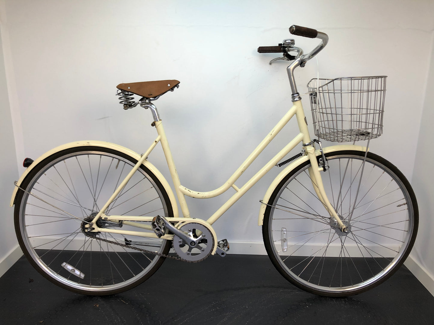 BikeID Step-Through, 28", 2 växlar, bra begagnat skick