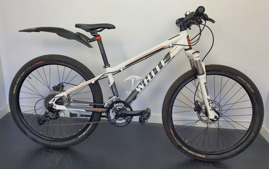 White MTB Lite JR, 24", 24 växlar, bättre begagnat skick