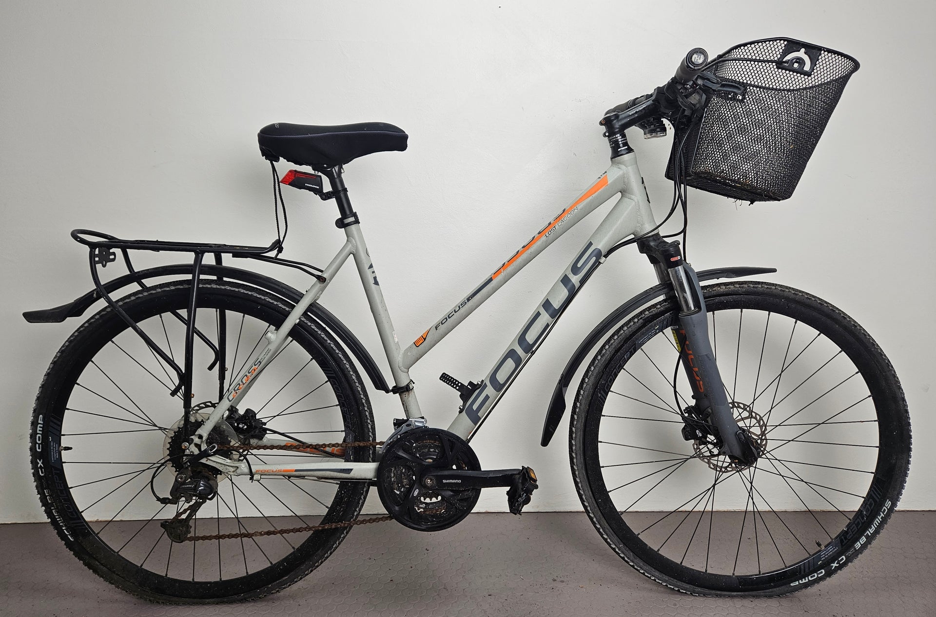 focus crossbike lost lagoon Focus Lost Lagoon, 28", 27 växlar, bättre begagnat skick – Cykeloutlet