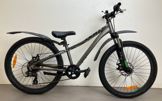 White XC 275 Trainer Ane, 24”, 7 växlar, bättre begagnat skick
