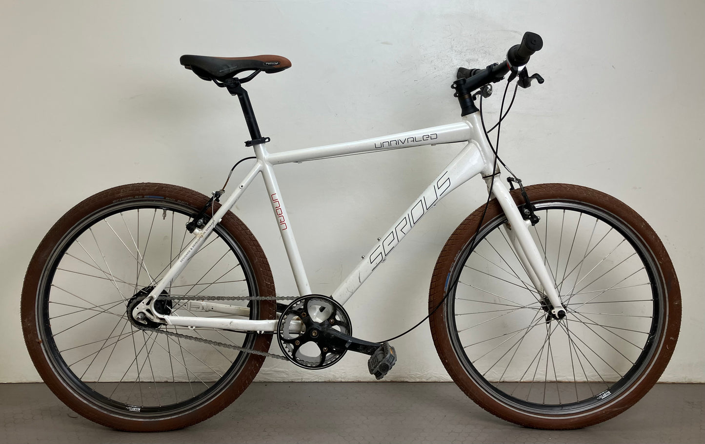Serious Unrivaled Urban, 26”, 8 växlar, bättre begagnat skick