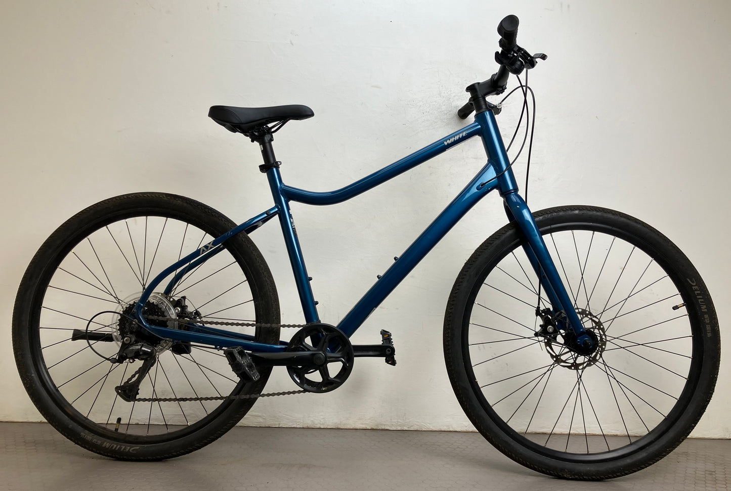 White AX G2 25, 27.5”, 8 växlar, så gott som ny