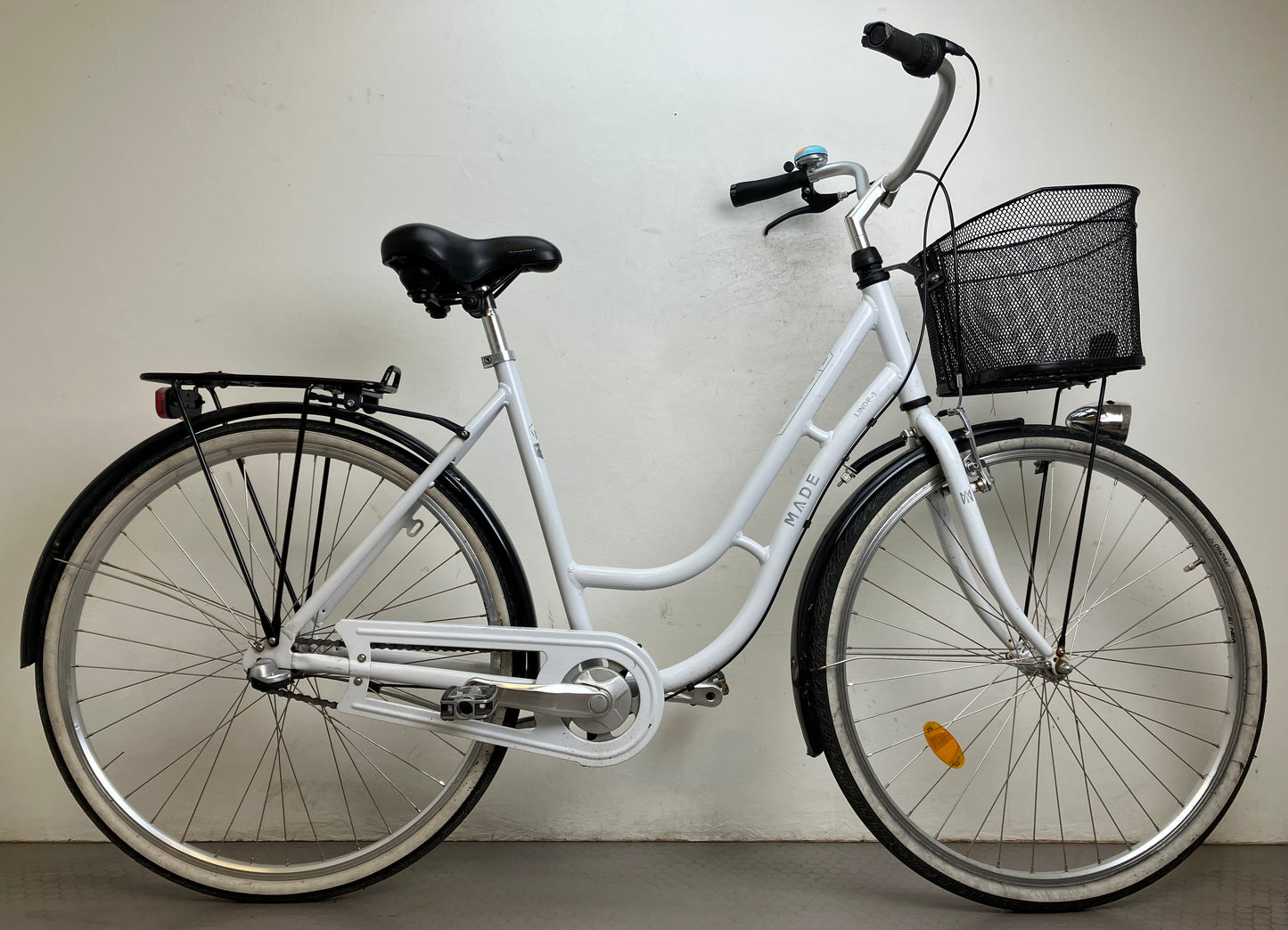 Made Linde, 28”, 3 växlar, så gott som ny