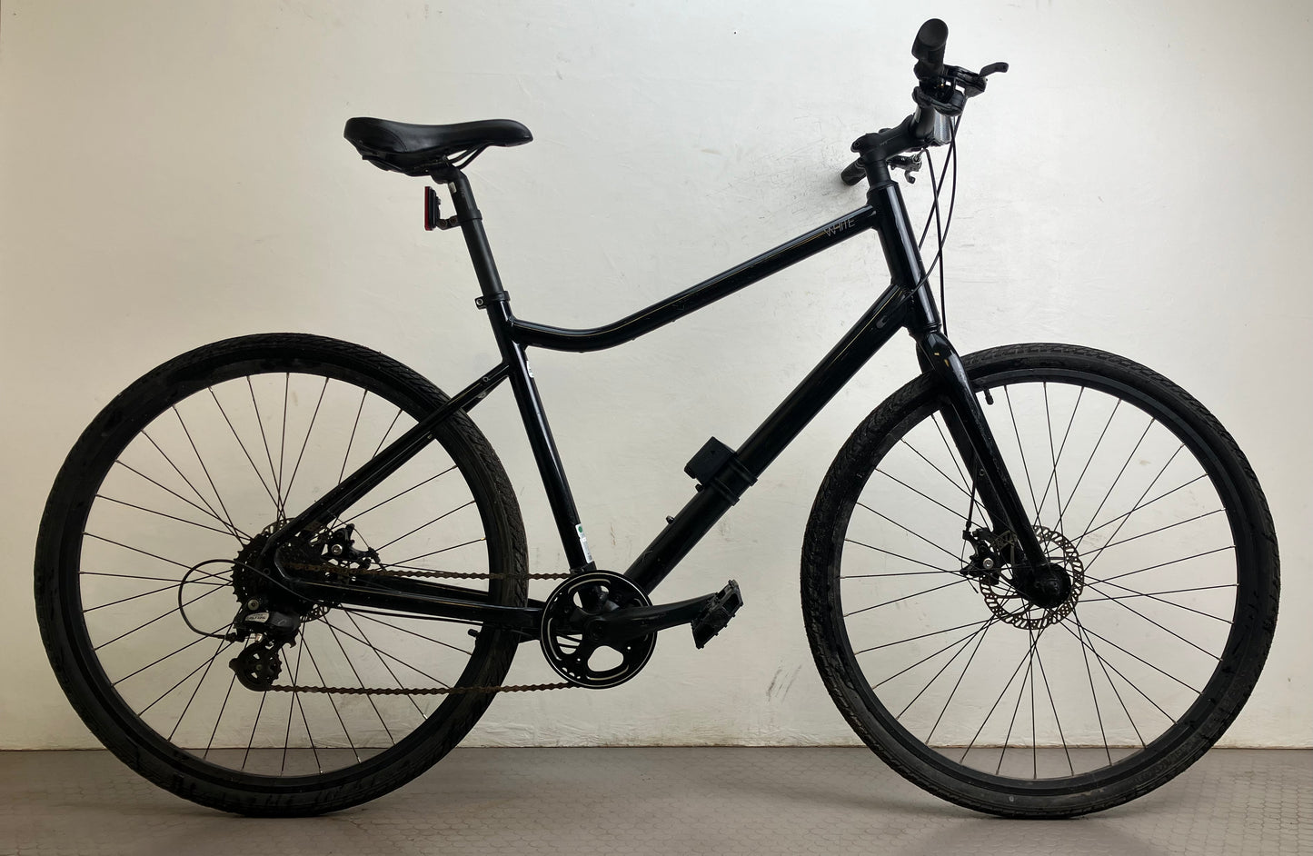 White AX Space Black, 28”, 8 växlar, bättre begagnat skick