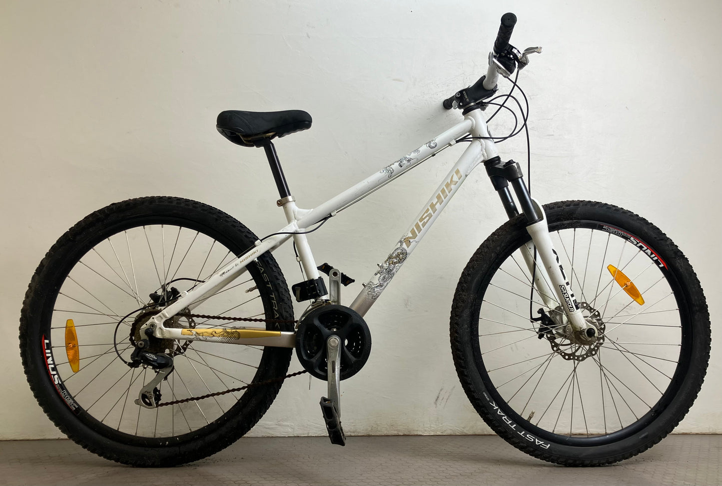 Nishiki Dirtjump, 26”, 21 växlar, bättre begagnat skick