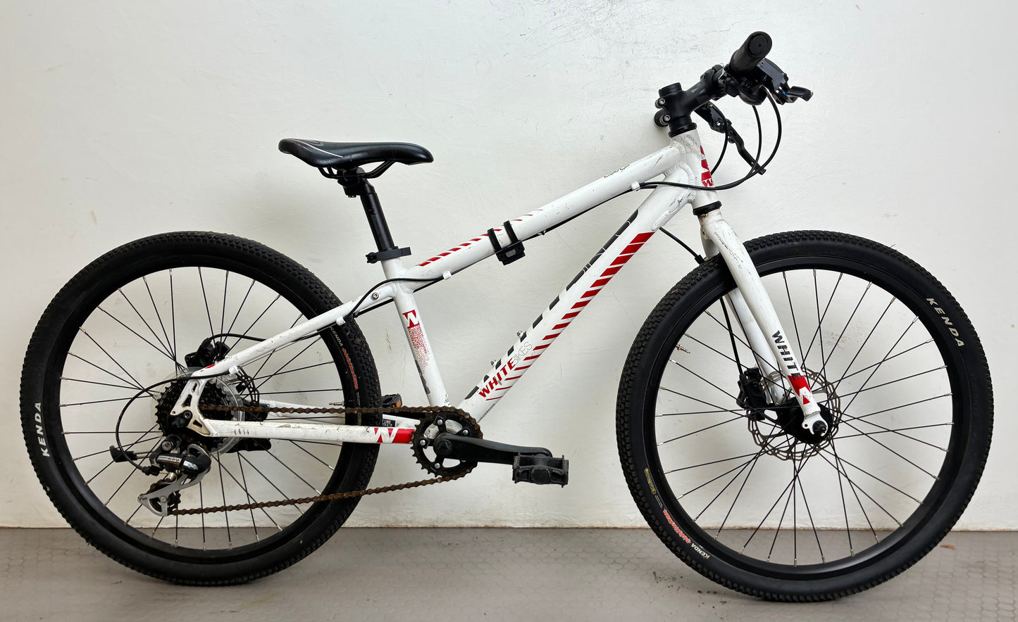 White XC 240 Lite, 24”, 8 växlar, bättre begagnat skick