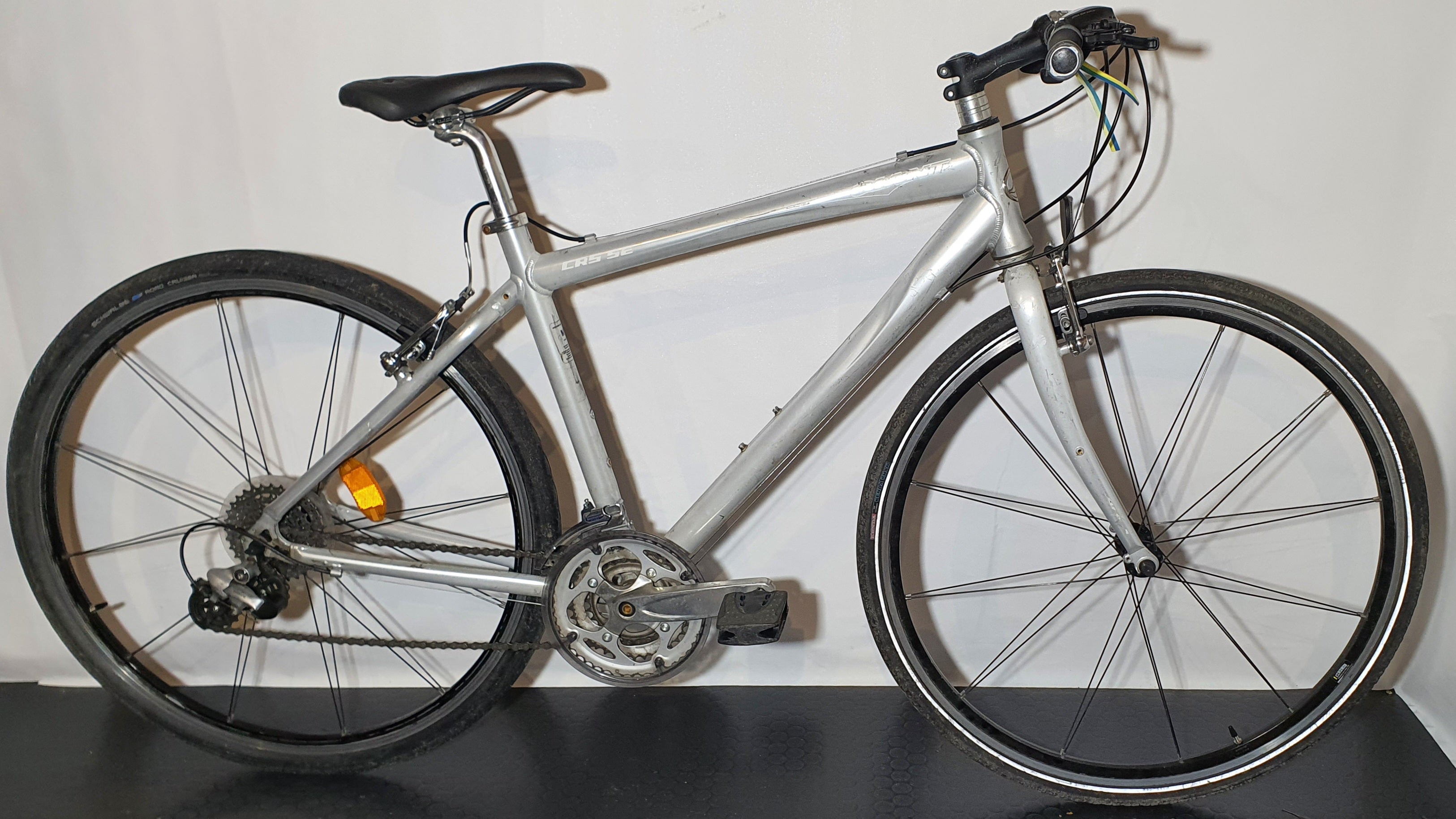 Giant crs hot sale se hybrid bike